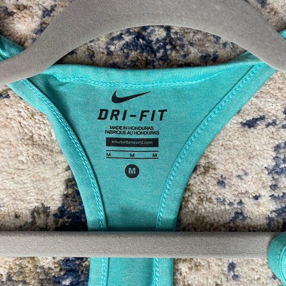 Women’s Nike Teal Dri-Fit Tank Top Size Medium - Picture 2 of 3